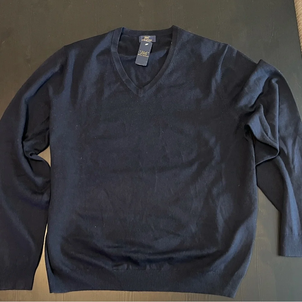 Brooks Brothers Navy blue V-neck sweater - Picture 2 of 7